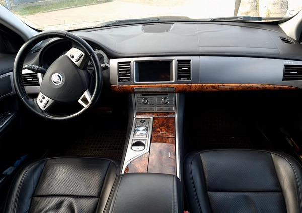 Jaguar XF cena 34500 przebieg: 220000, rok produkcji 2009 z Warszawa małe 37